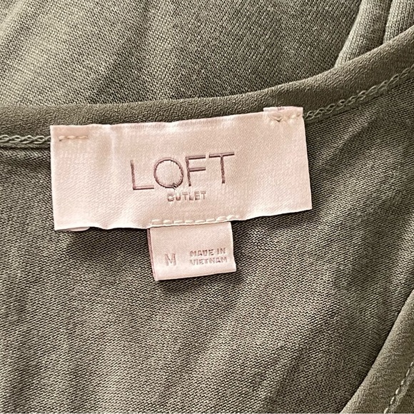 LOFT Olive Green Tank Top Size Medium Sleeveless Blouse Summer Ann Taylor Army - Picture 3 of 6